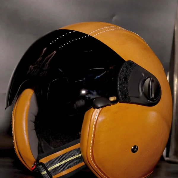 Vintage-Flight-Helmet