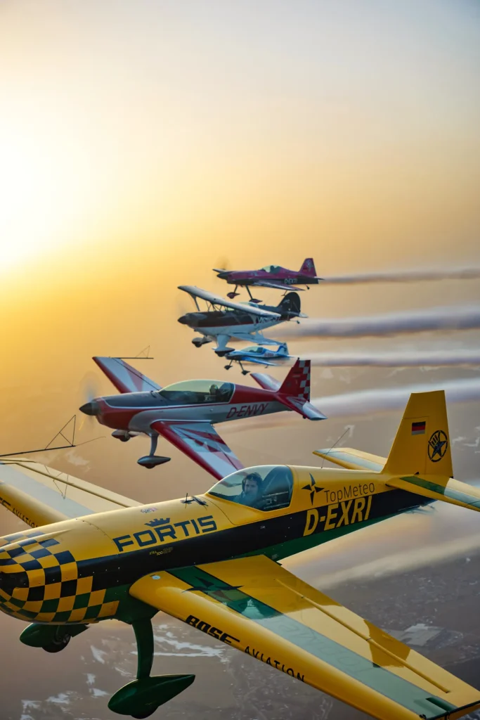 Elisa Bretterebner and the Skytexters 4 air acrobatic team