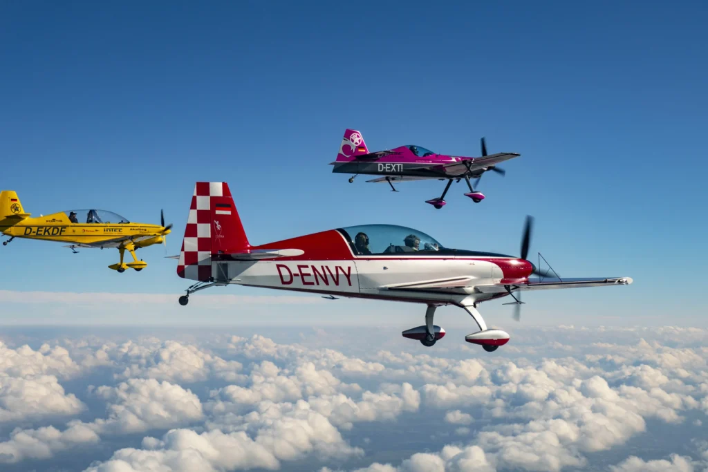 Elisa Bretterebner and the Skytexters 3 international airshow